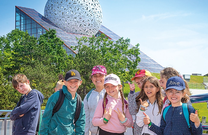 enfants visite futuroscope classe découvertes
